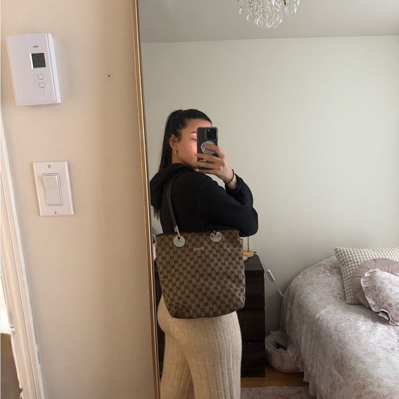 Gucci Tan and Brown Signature Tote - Picture 1 of 6